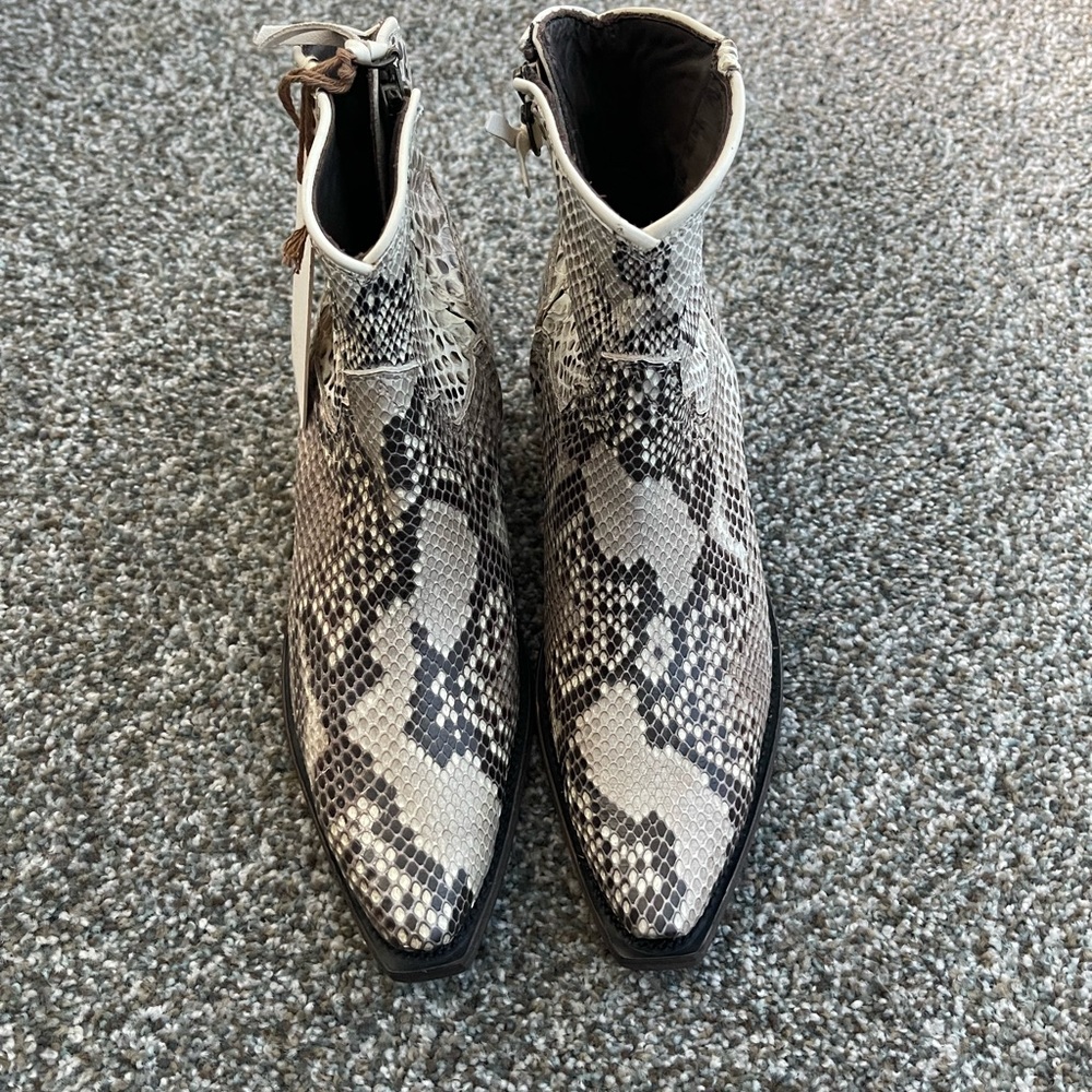 Tecovas Zoey Python Booties